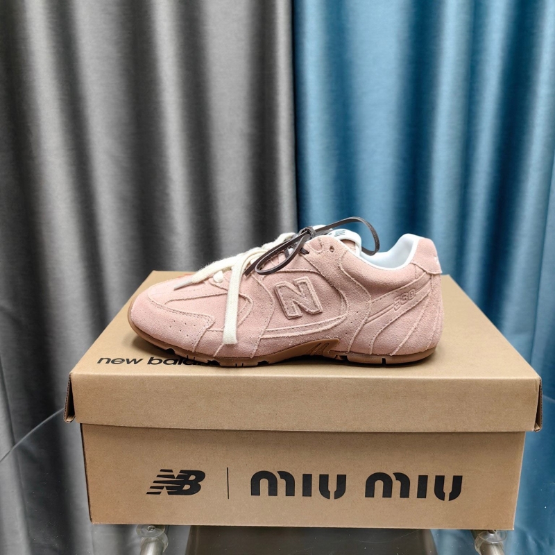 Miu Miu Casual Shoes